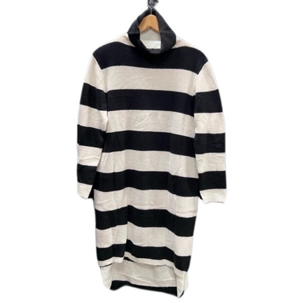 Veveret Sweater Dress. Super soft‎ with short turtleneck collar